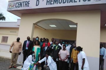 Visite du Ministre de la Santé et de la Population au Centre National  d' Hémodialyse situé dans l'enceinte du CNHUB. 